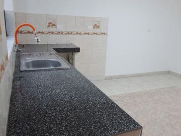 AMPLIA CASA EN VENTA - SAN JUAN DE MIRAFLORES