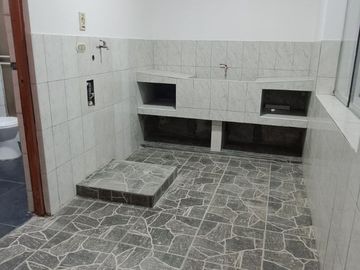 AMPLIA CASA EN VENTA - SAN JUAN DE MIRAFLORES