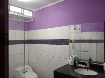 VENDO CASA LOS OLIVOS AV UNIVERSITARIA Y TOMAS VALLE ESPALDA DE PLAZA VEA