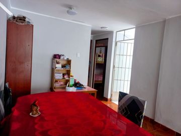 VENDO CASA LOS OLIVOS AV UNIVERSITARIA Y TOMAS VALLE ESPALDA DE PLAZA VEA