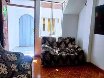 VENDO CASA LOS OLIVOS AV UNIVERSITARIA Y TOMAS VALLE ESPALDA DE PLAZA VEA