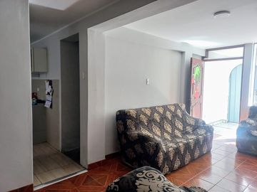 VENDO CASA LOS OLIVOS AV UNIVERSITARIA Y TOMAS VALLE ESPALDA DE PLAZA VEA