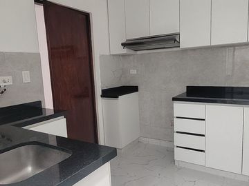 Vendo Dpto 3Erpiso 85M2 O2Dorm C/Cochera A Unos Pasos De Estacion Ayacucho
