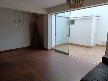 LINDO DEPARTAMENTO EN VENTA 13R PISO CON TERRAZA!