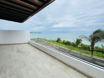 Departamento dúplex de 2 habitaciones frente al mar para estrenar