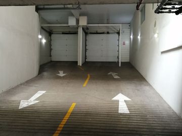 Dúplex Amoblado un Dormitorio 70m2 Cochera y Vista a la Calle en Alquiler en Miraflores