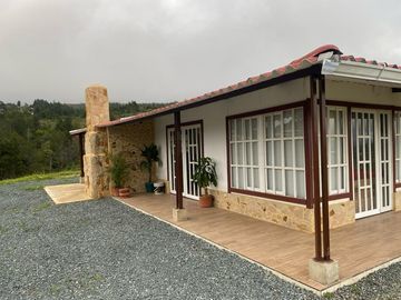 CA115 SE VENDE CASA CAMPESTRE PARCELACIÓN ALTOS DEL CARMEN KILOMETRO 30