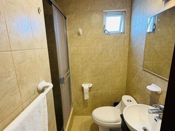 Apartamento Frente Al Mar de Oportunidad!