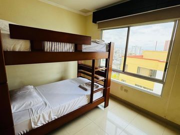 Apartamento Frente Al Mar de Oportunidad!