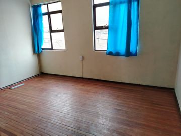 $ 230.000.000 VENTA CASA ANTIGUA DE 2 PISOS CON VISTA AL MAR VALPARAISO, CERCANO AL CENTRO DE LA CIUDAD