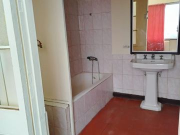 $ 230.000.000 VENTA CASA ANTIGUA DE 2 PISOS CON VISTA AL MAR VALPARAISO, CERCANO AL CENTRO DE LA CIUDAD