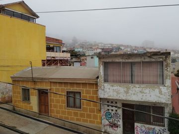$ 230.000.000 VENTA CASA ANTIGUA DE 2 PISOS CON VISTA AL MAR VALPARAISO, CERCANO AL CENTRO DE LA CIUDAD