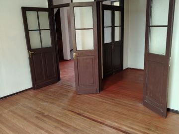 $ 230.000.000 VENTA CASA ANTIGUA DE 2 PISOS CON VISTA AL MAR VALPARAISO, CERCANO AL CENTRO DE LA CIUDAD