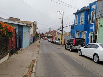 $ 230.000.000 VENTA CASA ANTIGUA DE 2 PISOS CON VISTA AL MAR VALPARAISO, CERCANO AL CENTRO DE LA CIUDAD