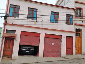 $ 230.000.000 VENTA CASA ANTIGUA DE 2 PISOS CON VISTA AL MAR VALPARAISO, CERCANO AL CENTRO DE LA CIUDAD