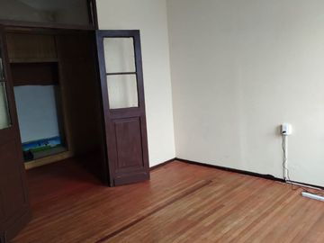 $ 230.000.000 VENTA CASA ANTIGUA DE 2 PISOS CON VISTA AL MAR VALPARAISO, CERCANO AL CENTRO DE LA CIUDAD