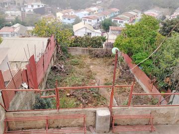 $ 230.000.000 VENTA CASA ANTIGUA DE 2 PISOS CON VISTA AL MAR VALPARAISO, CERCANO AL CENTRO DE LA CIUDAD