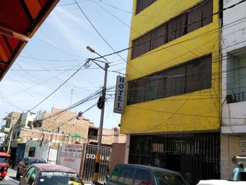 Hotel de 4 pisos en venta - A 1 cuadra de la Plaza Mayor de Chincha Alta - Gran oportunidad turística