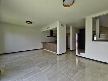 CASA EN VENTA CERCANA A PERIFERICO DE TORREON EN CIRCUITO PRIVADO