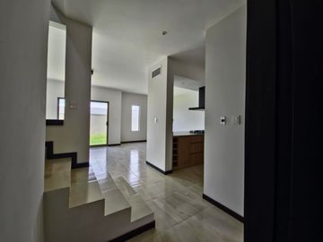 CASA EN VENTA CERCANA A PERIFERICO DE TORREON EN CIRCUITO PRIVADO
