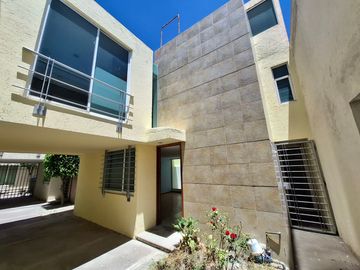 BONITA CASA EN VENTA GRANJAS DEL SUR!!