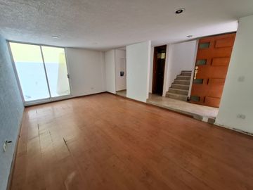 BONITA CASA EN VENTA GRANJAS DEL SUR!!
