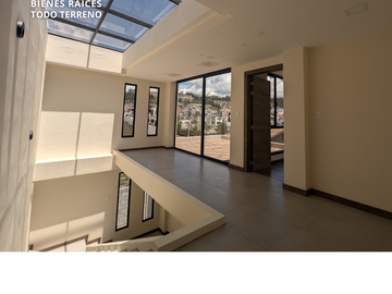 CASA EN CONJUNTO HUACHI CHICO AMBATO