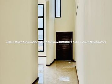 CASA EN VENTA ZONA CANTERAS $22,500,000.