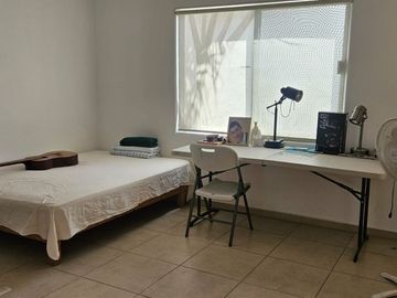 VENTA CASA CON DOBLE ALTURA EN LA SALA , SOTANO MAS 3 REC MAS ESTUDIO Y SALA DE TV