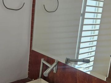 VENTA CASA CON DOBLE ALTURA EN LA SALA , SOTANO MAS 3 REC MAS ESTUDIO Y SALA DE TV