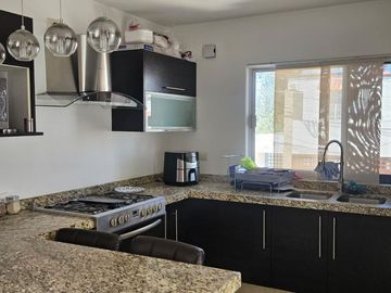 VENTA CASA CON DOBLE ALTURA EN LA SALA , SOTANO MAS 3 REC MAS ESTUDIO Y SALA DE TV
