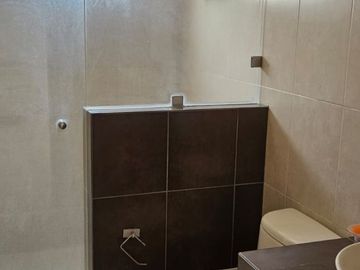 VENTA CASA CON DOBLE ALTURA EN LA SALA , SOTANO MAS 3 REC MAS ESTUDIO Y SALA DE TV