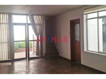 Casa Tipo Departamento De 120 M² En Cercado De Lima