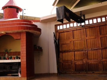 AMPLIA CASA EN VENTA – URB. MIRAFLORES - CASTILLA - PIURA
