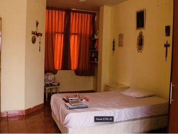 AMPLIA CASA EN VENTA – URB. MIRAFLORES - CASTILLA - PIURA