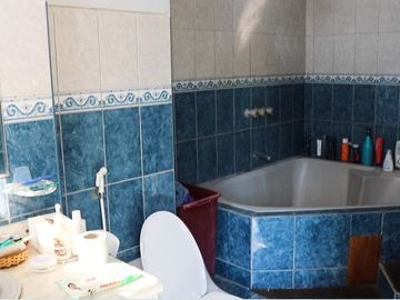 AMPLIA CASA EN VENTA – URB. MIRAFLORES - CASTILLA - PIURA