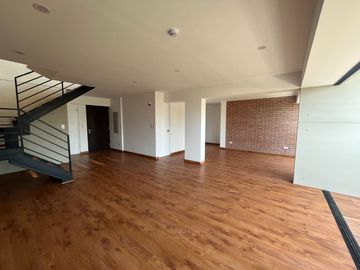Venta dpto Dúplex de estreno en la Aurora, con gran terraza