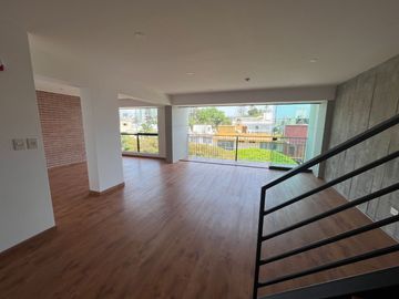 Venta dpto Dúplex de estreno en la Aurora, con gran terraza