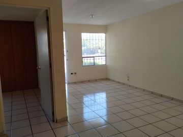 CASA VENTA DE UN PISO COLONIA PIRAMIDES CORREGIDORA