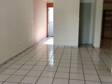 CASA VENTA DE UN PISO COLONIA PIRAMIDES CORREGIDORA