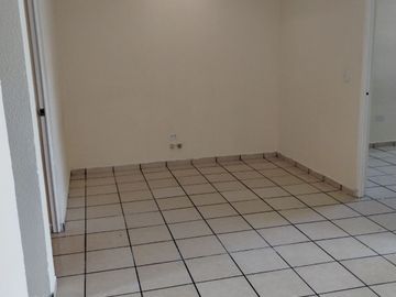 CASA VENTA DE UN PISO COLONIA PIRAMIDES CORREGIDORA