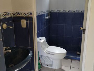 CASA VENTA DE UN PISO COLONIA PIRAMIDES CORREGIDORA