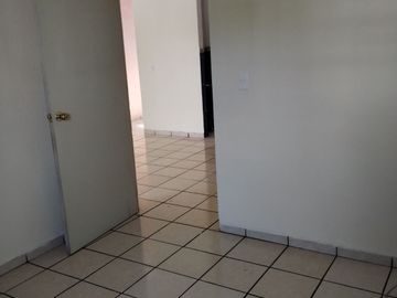 CASA VENTA DE UN PISO COLONIA PIRAMIDES CORREGIDORA