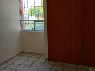 CASA VENTA DE UN PISO COLONIA PIRAMIDES CORREGIDORA