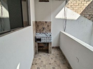DEPARTAMENTO A 2 CUADRAS DEL MERCADO COVIDA