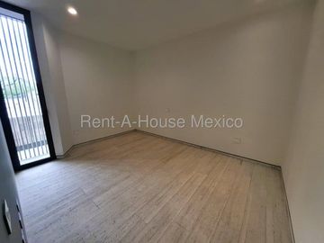 Casa, 3 recámaras, roof, cuarto de servicio. Cumbres del Lago - VENTA