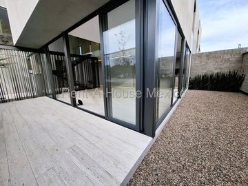 Casa, 3 recámaras, roof, cuarto de servicio. Cumbres del Lago - VENTA