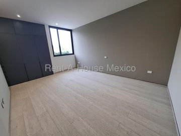 Casa, 3 recámaras, roof, cuarto de servicio. Cumbres del Lago - VENTA