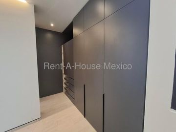 Casa, 3 recámaras, roof, cuarto de servicio. Cumbres del Lago - VENTA