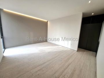 Casa, 3 recámaras, roof, cuarto de servicio. Cumbres del Lago - VENTA